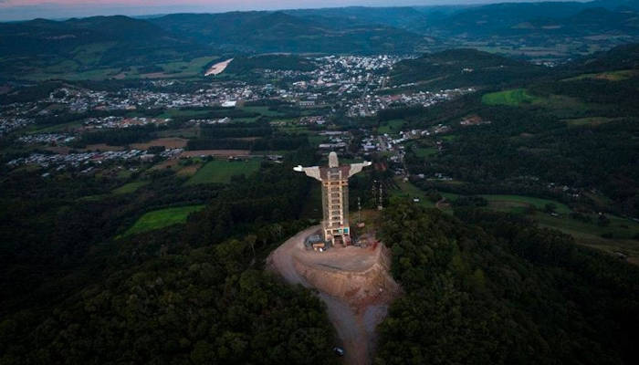 Brasil construye la tercera estatua de Jesús más alta del mundo