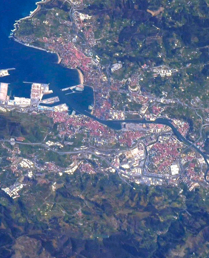 Foto de Bilbao desde el espacio sacada por el astronauta Soichi Noguchi tras recibir la petición de un tuitero bilbaíno