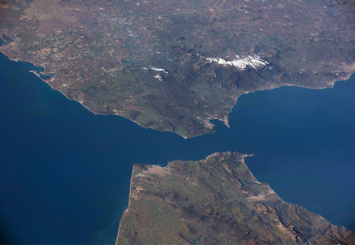 Geniales fotos de la parte oriental de la península tomadas desde Estación Espacial Internacional gracias al ángulo oblícuo