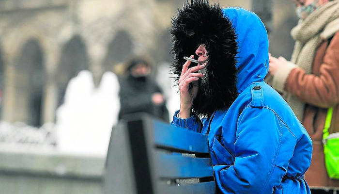 Piden a Sanidad explicitar que fumar no es excepción para quitarse la mascarilla