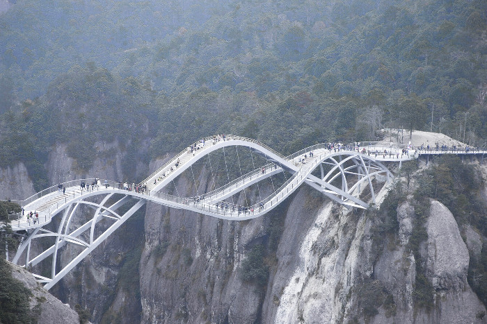 El puente Ruyi, la última locura arquitectónica de China que lleva más de 200.000 visitantes