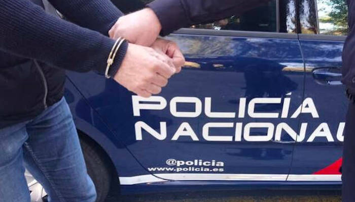 Detenido un enfermero en Cádiz por robar vacunas contra la covid-19 y cobrar por ponerlas