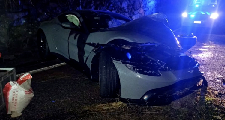 El youtuber Salva destroza en Andorra su nuevo Aston Martin en un accidente