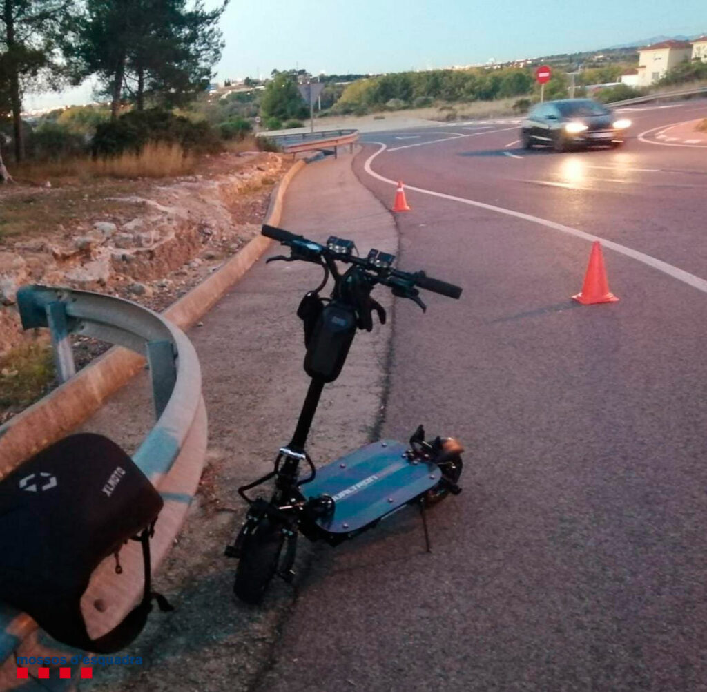 Los Mossos denuncian a una persona que circulaba a 80 km/h con su patinete por la N-240 en Tarragona