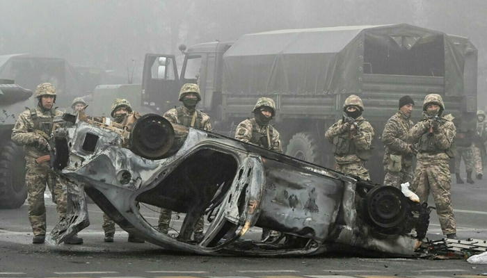 El presidente de Kazajistán autoriza disparar "sin previo aviso" contra manifestantes